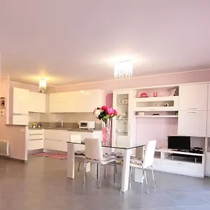Lilla By Connexion , Mentone Francia
